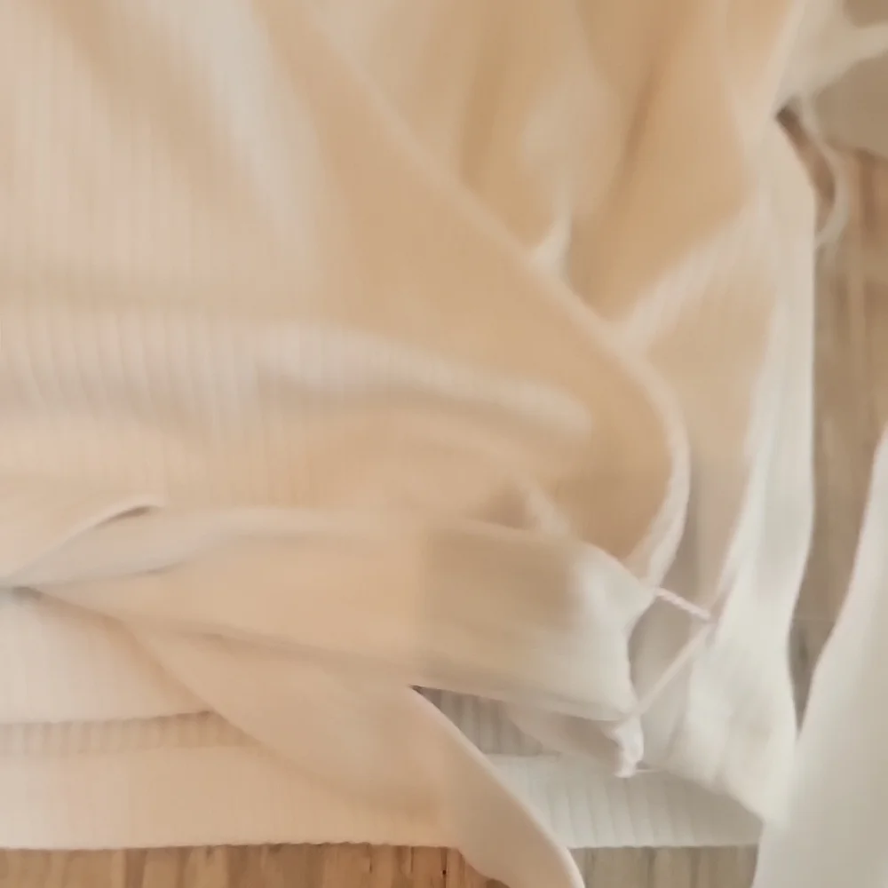 NWOT Zara White Sheer Puff Sleeve Wrap Crop Top